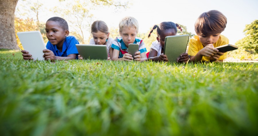 children using devices