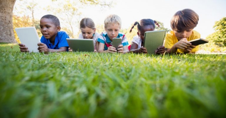 Parent Guide How To Track A Cell Phone Location Without Them Knowing Parent guide how to track a cell phone location without them knowing
